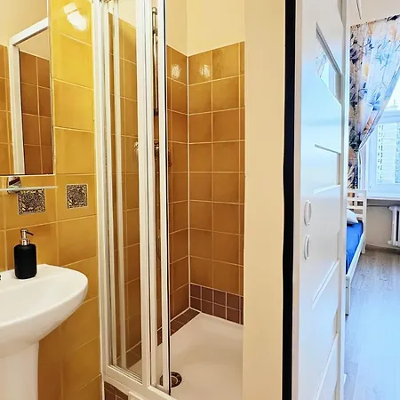 Hostel Oliwka - Metro Świętokrzyska Warszawa