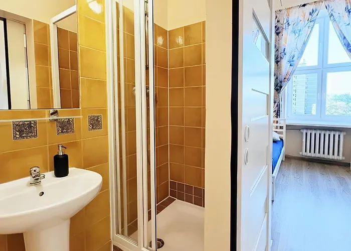 Hostel Oliwka - Metro Świętokrzyska Warszawa