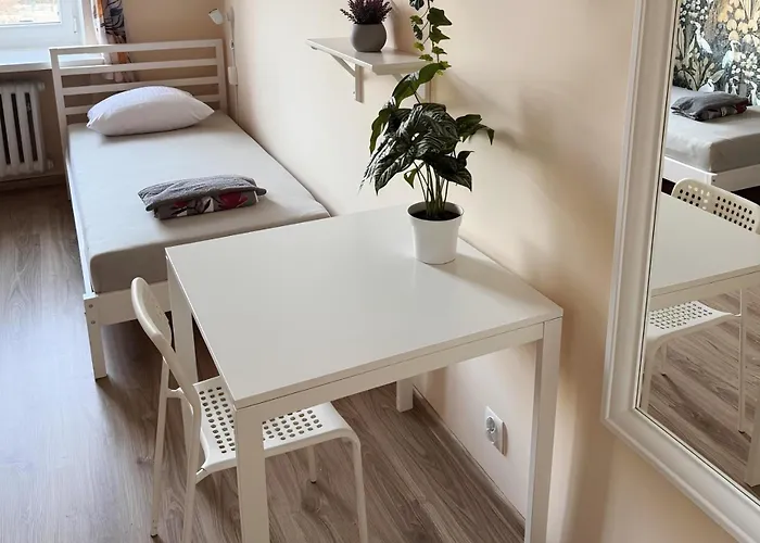 Hostel Oliwka - Metro Świętokrzyska