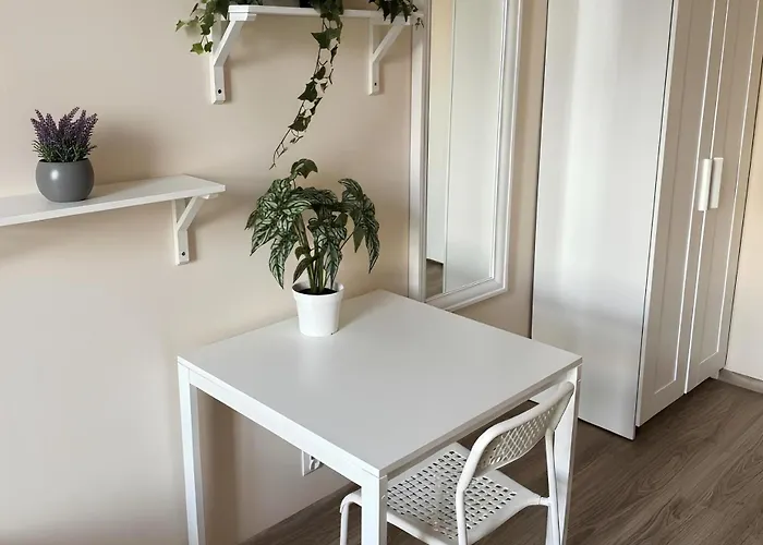 Hostel Oliwka - Metro Świętokrzyska