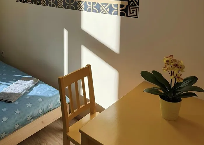 Hostel Oliwka - Metro Świętokrzyska